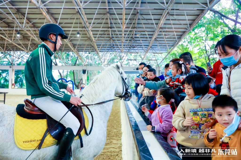 8.68万元起,两大系列6款配置,全新第二代gs8东莞正式上市"